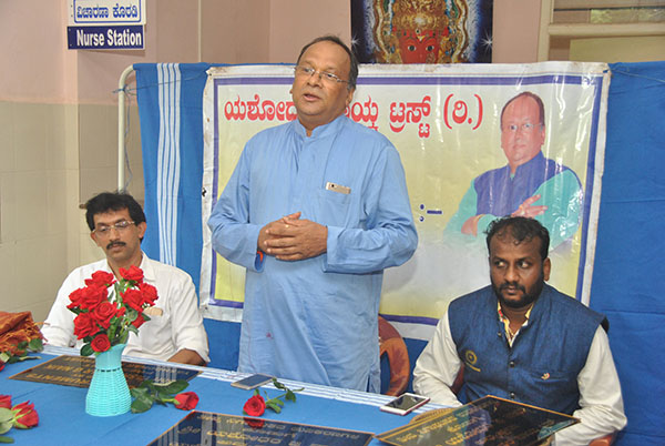 ಹೊನ್ನಾವರ ಸರ್ಕಾರಿ ಆಸ್ಪತ್ರೆಗೆ ಯಶೋಧರ ನಾಯ್ಕ ಟ್ರಸ್ಟ್ ನಿಂದ ದೇಣಿಗೆ